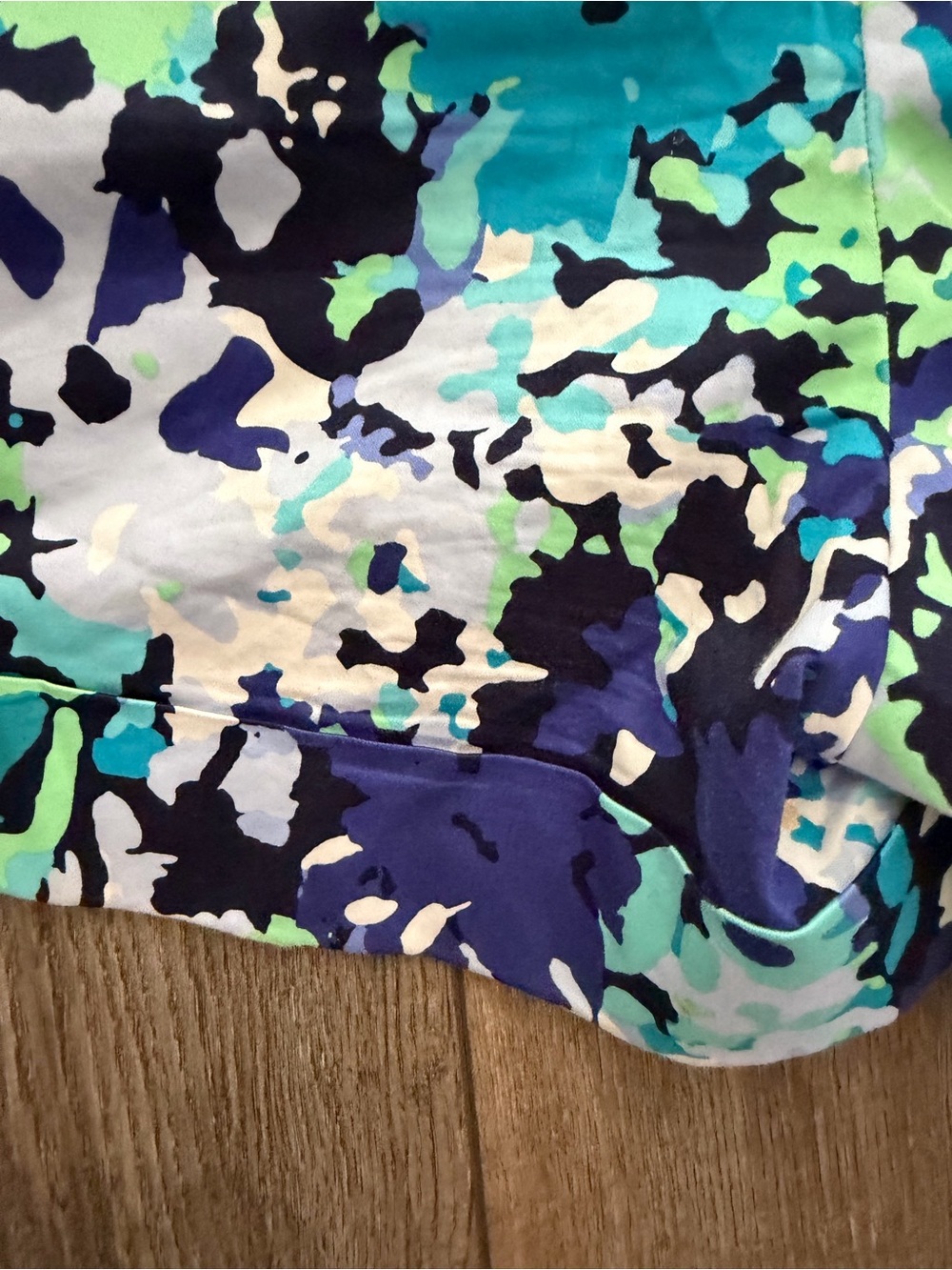 New York & Company Aqua Blue Multi-Print Mid Waist Shorts Size 8 - Picture 8 of 8